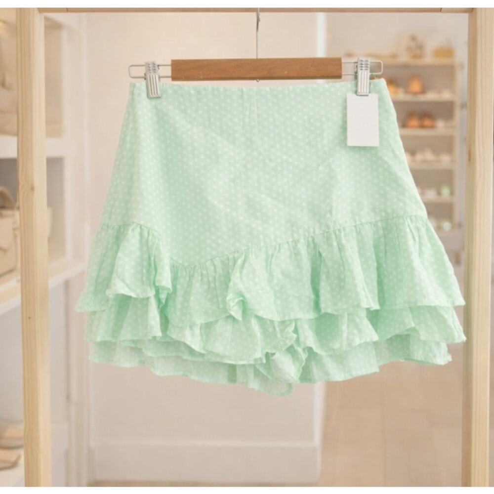 Zara Light Green White Polka Dot Ruffle Shorts M NWT - Picture 2 of 3